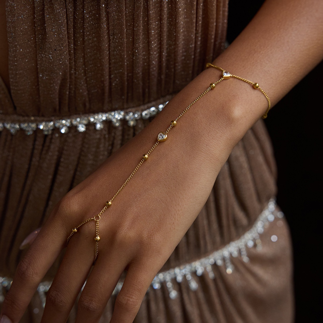 Hand Heart Pendant Bracelet Gold
